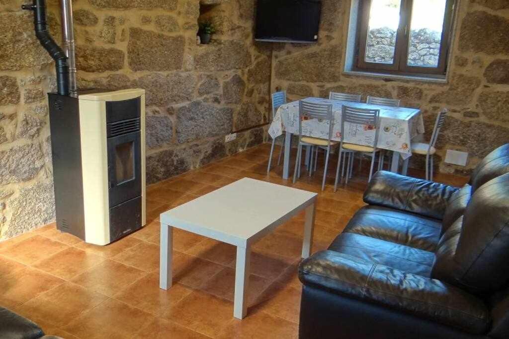 Casa rural recién restaurada en Canedo con terraza Carnota Esterno foto