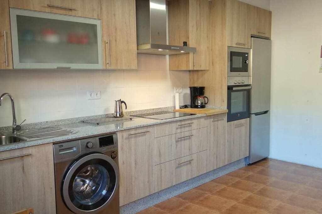 Casa rural recién restaurada en Canedo con terraza Carnota Esterno foto